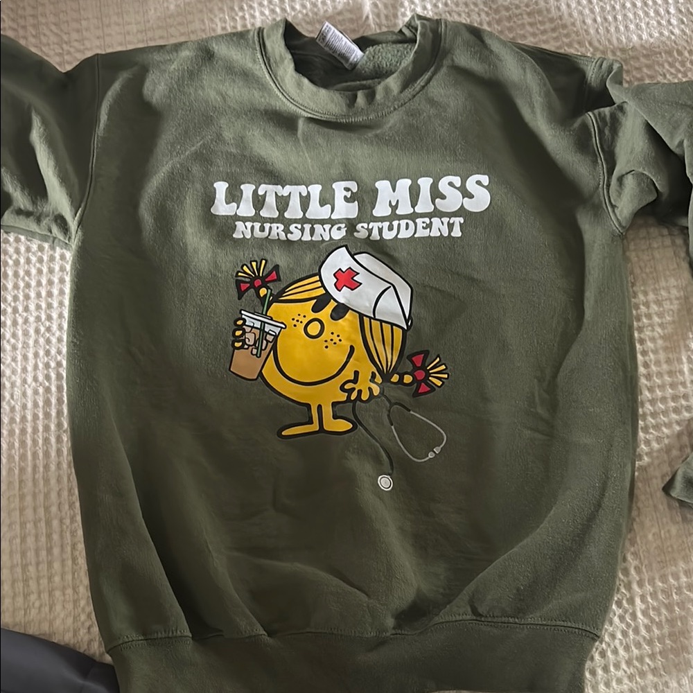 Gildan Green Graphic Crew Neck Sweatshirt